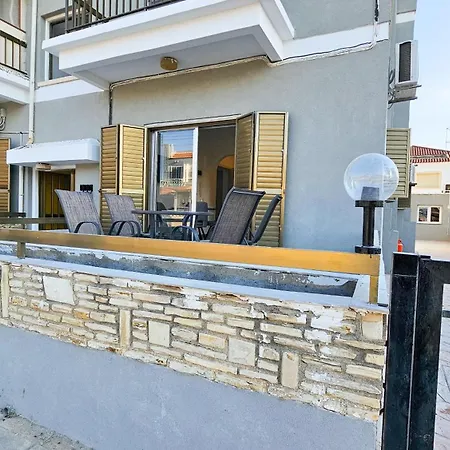 La Magenta Apartment *